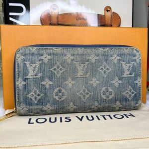 RARE Louis Vuitton Denim Zippy Wallet